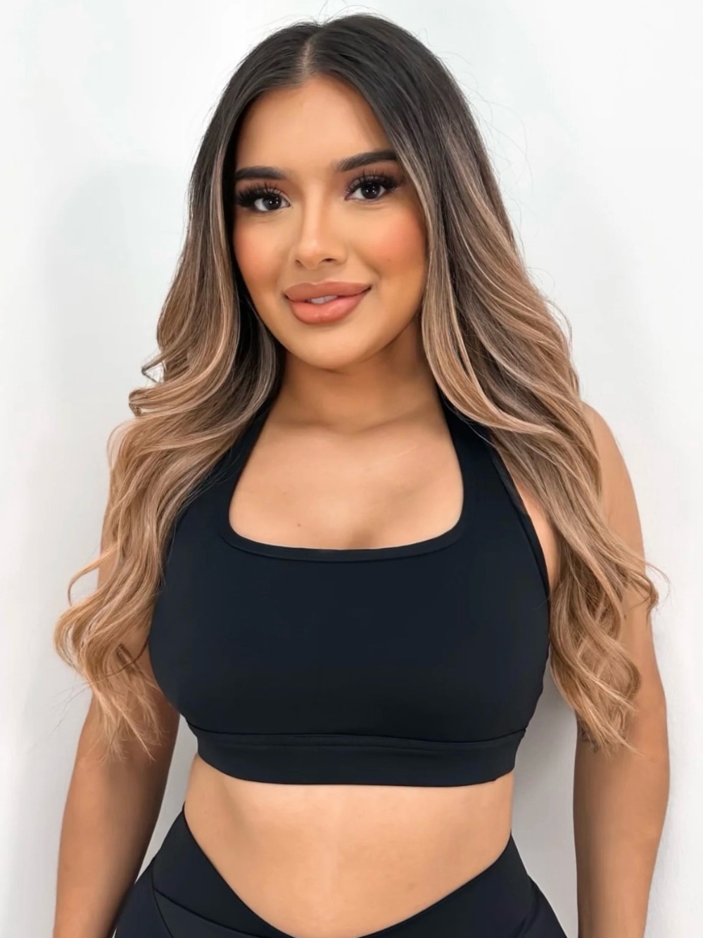 Peachy Bunz Court Side Halter Sports Bra Sz S - Black